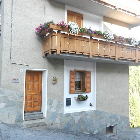Casa Elda Apartment Isolaccia Bagian luar foto