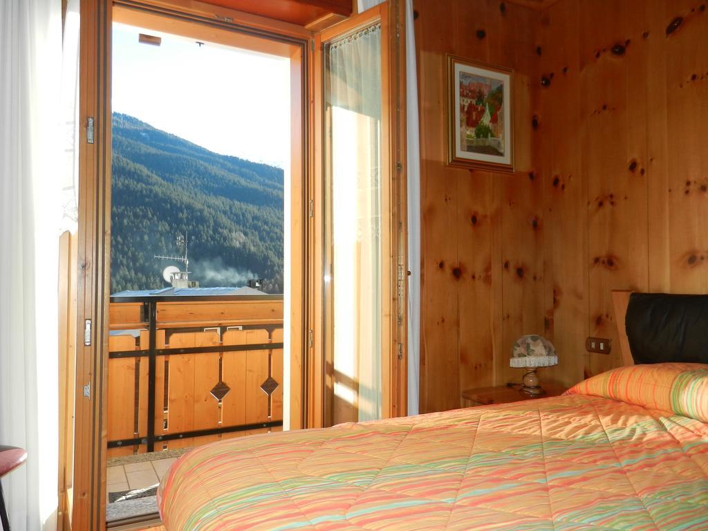 Casa Elda Apartment Isolaccia Bagian luar foto